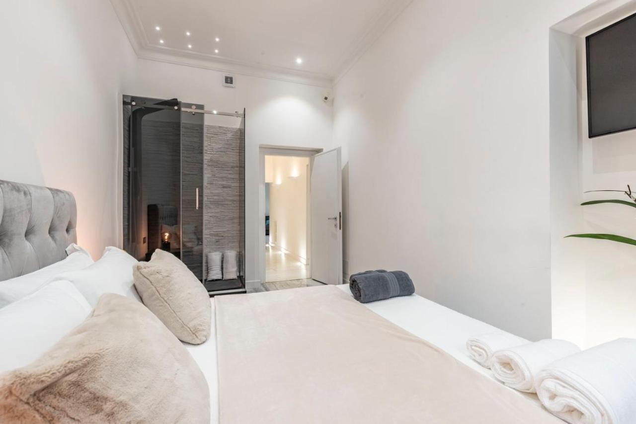Trevi Luxury Jacuzzi Lejlighed